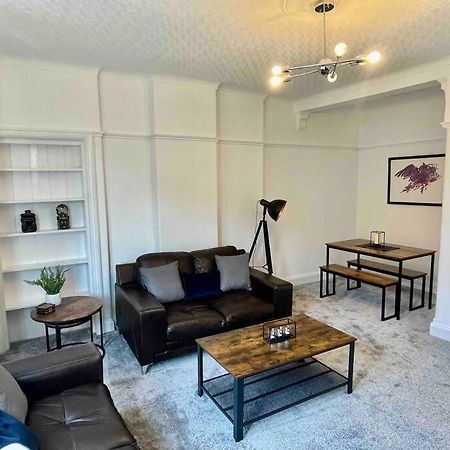 Large 2 Bed Near Glasgow Airport Paisley Exterior foto