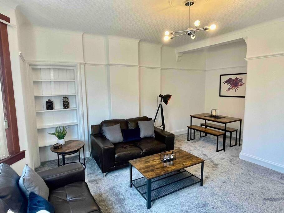 Large 2 Bed Near Glasgow Airport Paisley Exterior foto