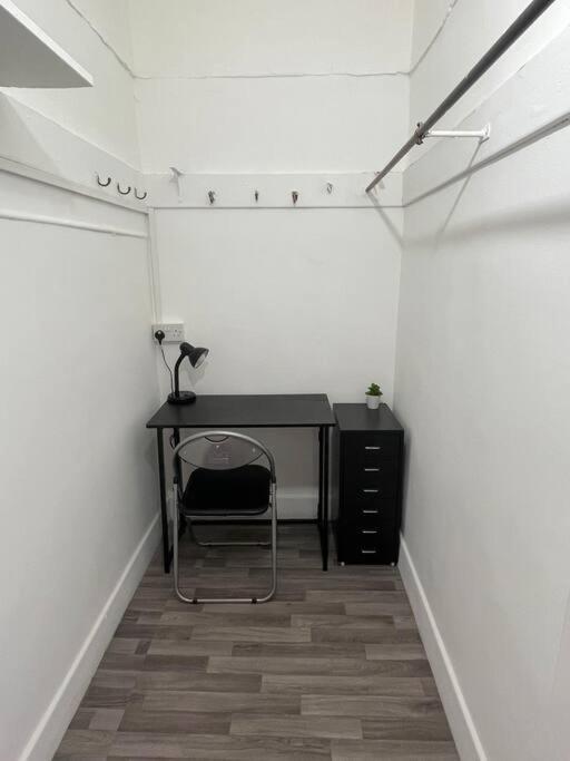 Large 2 Bed Near Glasgow Airport Paisley Exterior foto