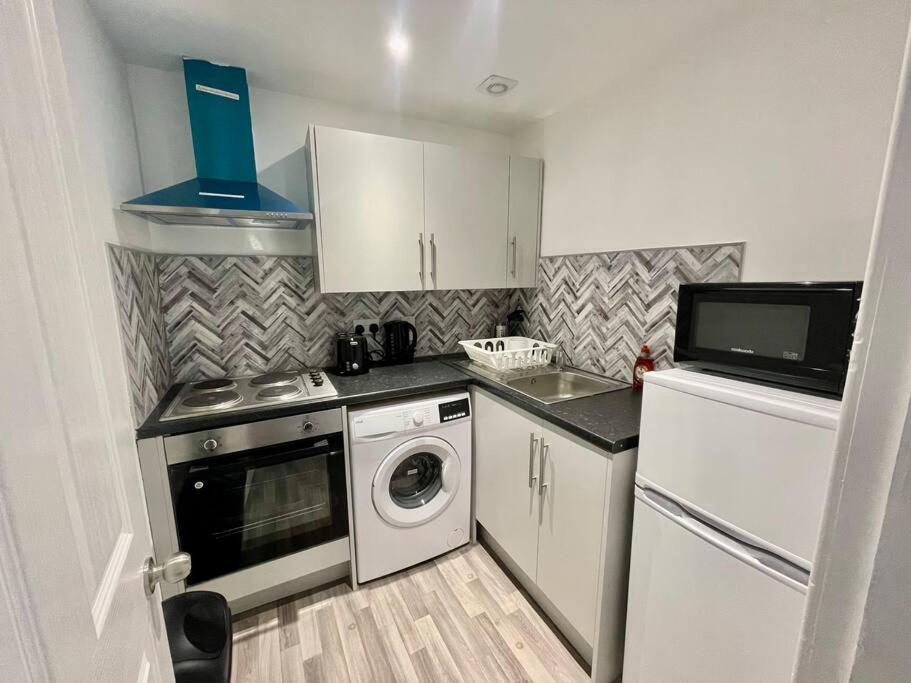 Large 2 Bed Near Glasgow Airport Paisley Exterior foto